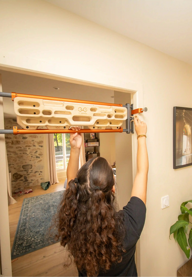 Climbing hangboards supports