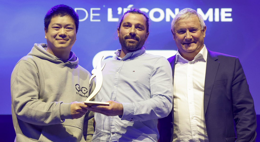 YY Vertical dans le magazine Présences